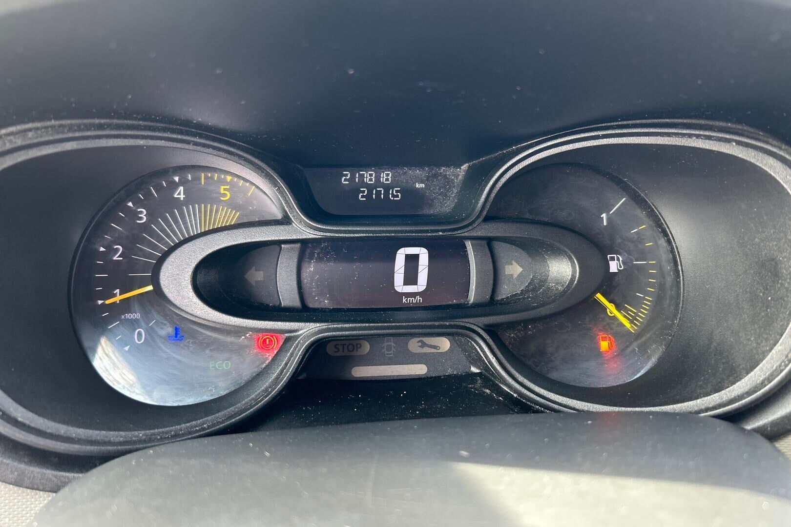 Renault Trafic iso kuva 14