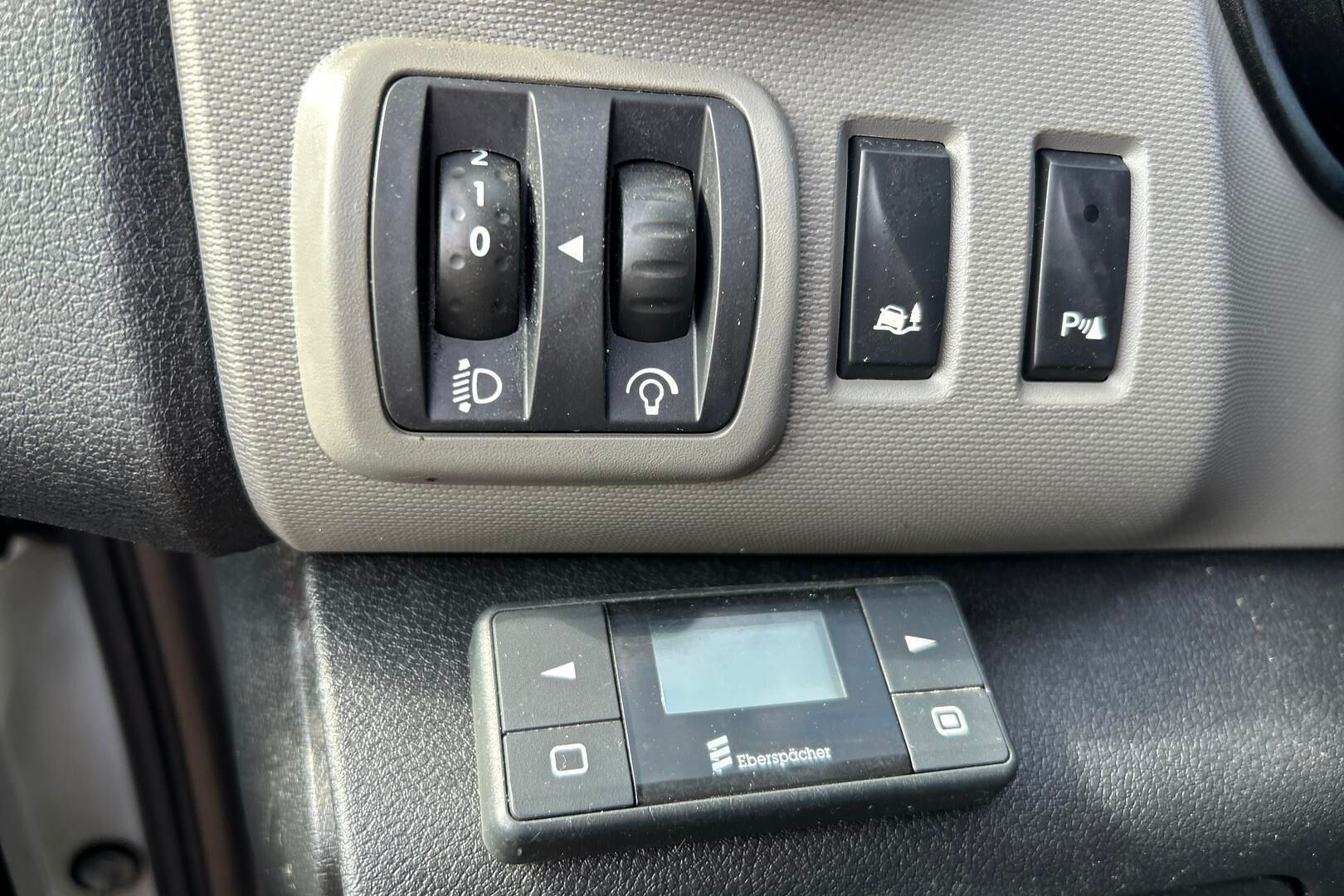 Renault Trafic iso kuva 22