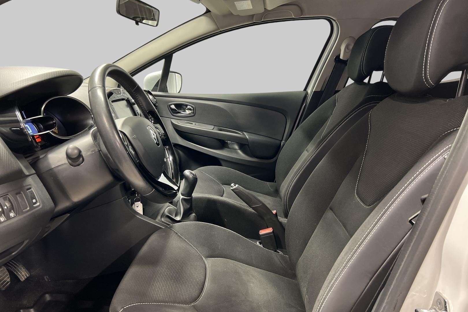 Renault Clio iso kuva 9