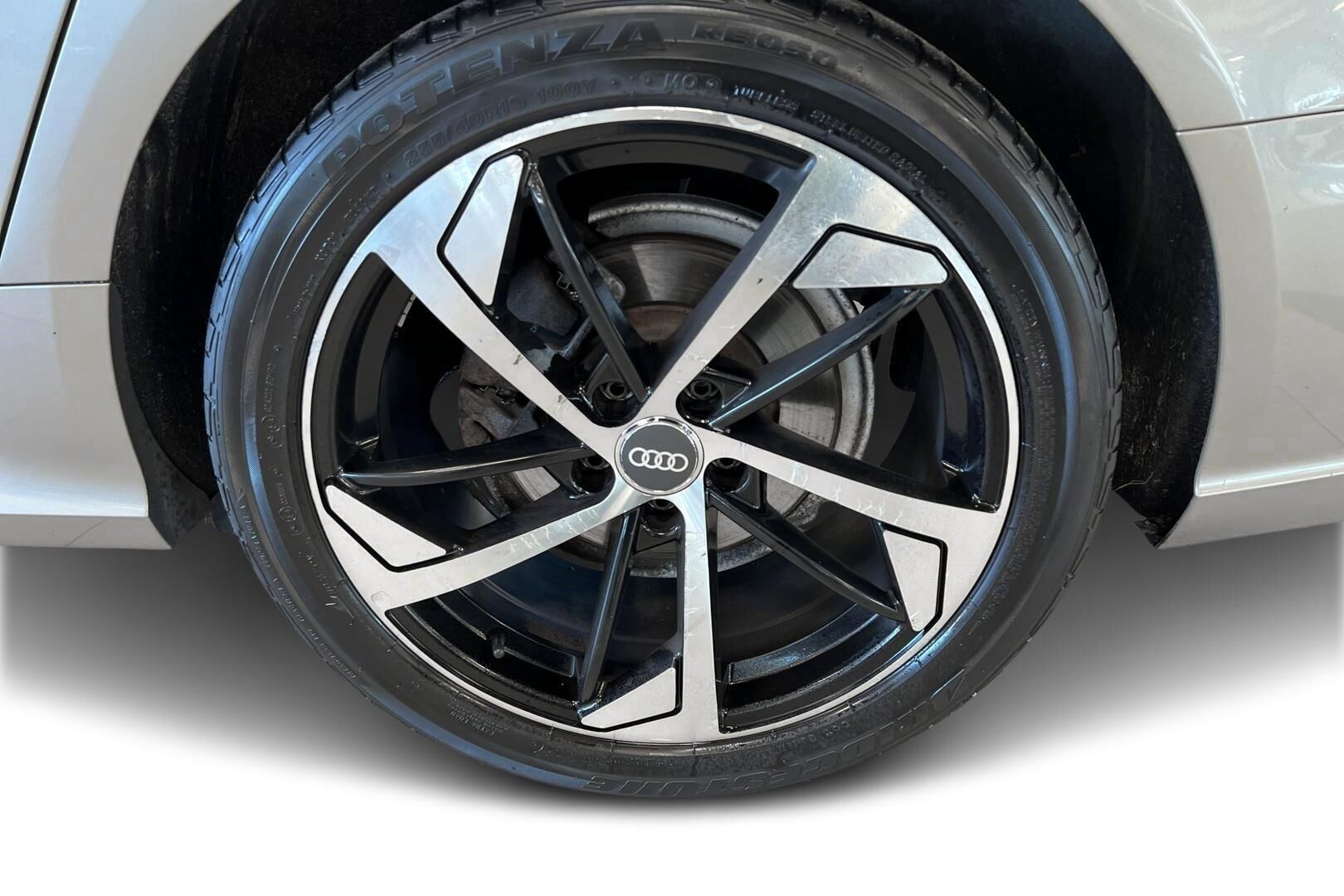 Audi A6 iso kuva 10