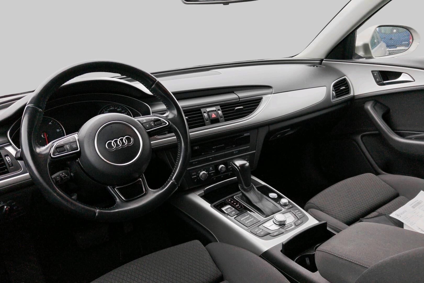 Audi A6 iso kuva 2