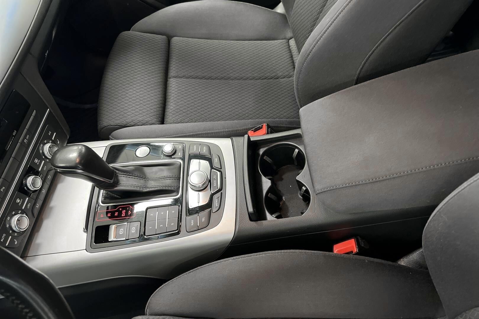Audi A6 iso kuva 16