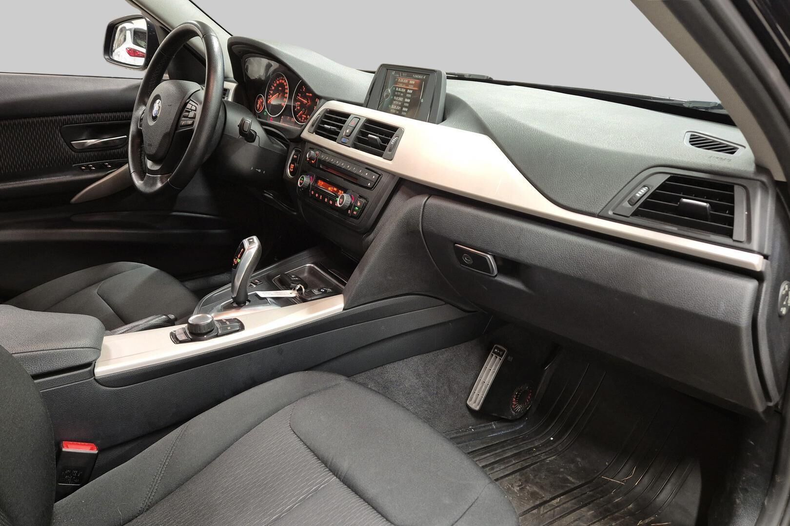 BMW 3-SARJA iso kuva 5