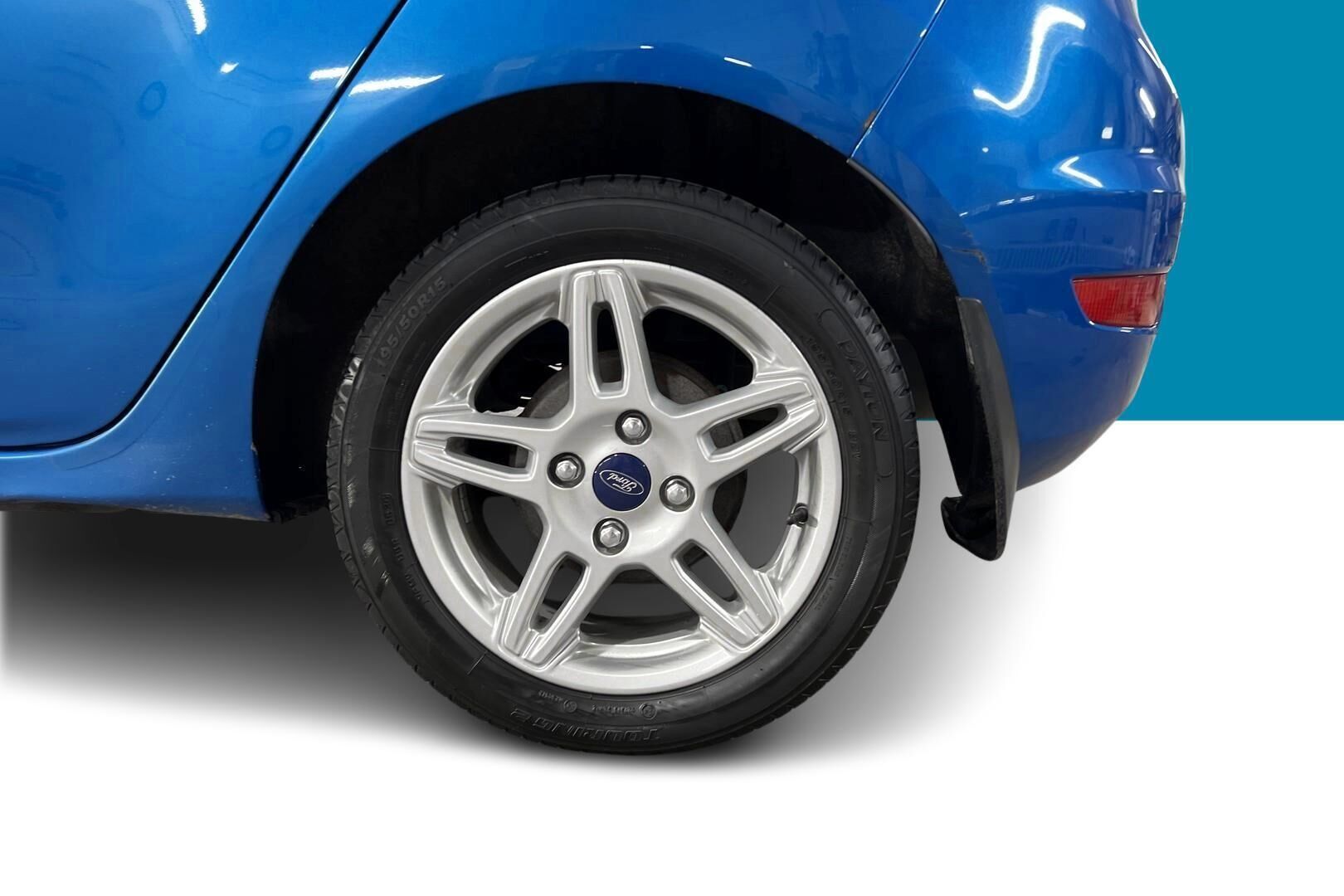 Ford Fiesta iso kuva 12