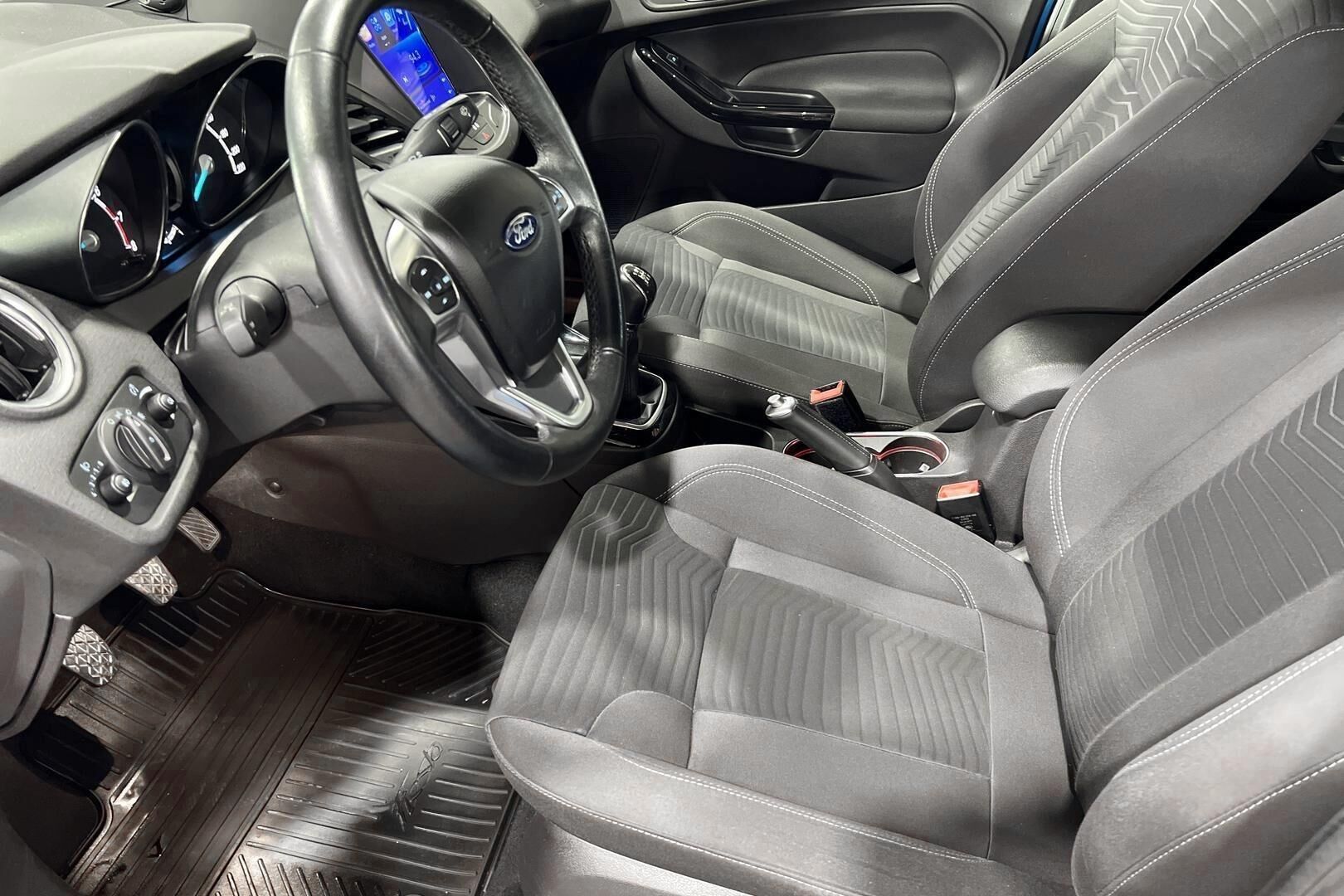 Ford Fiesta iso kuva 8