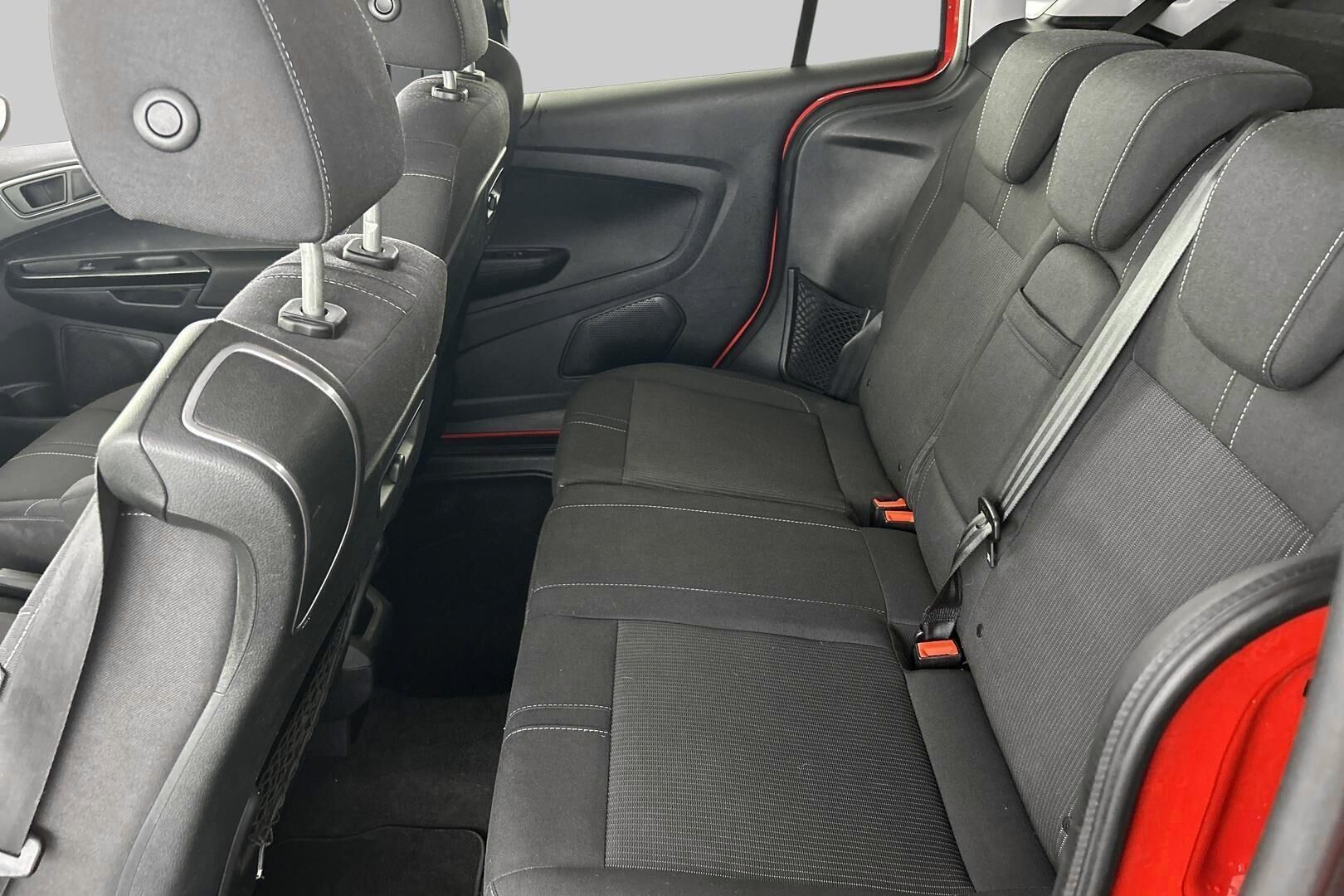 Ford B-Max iso kuva 10