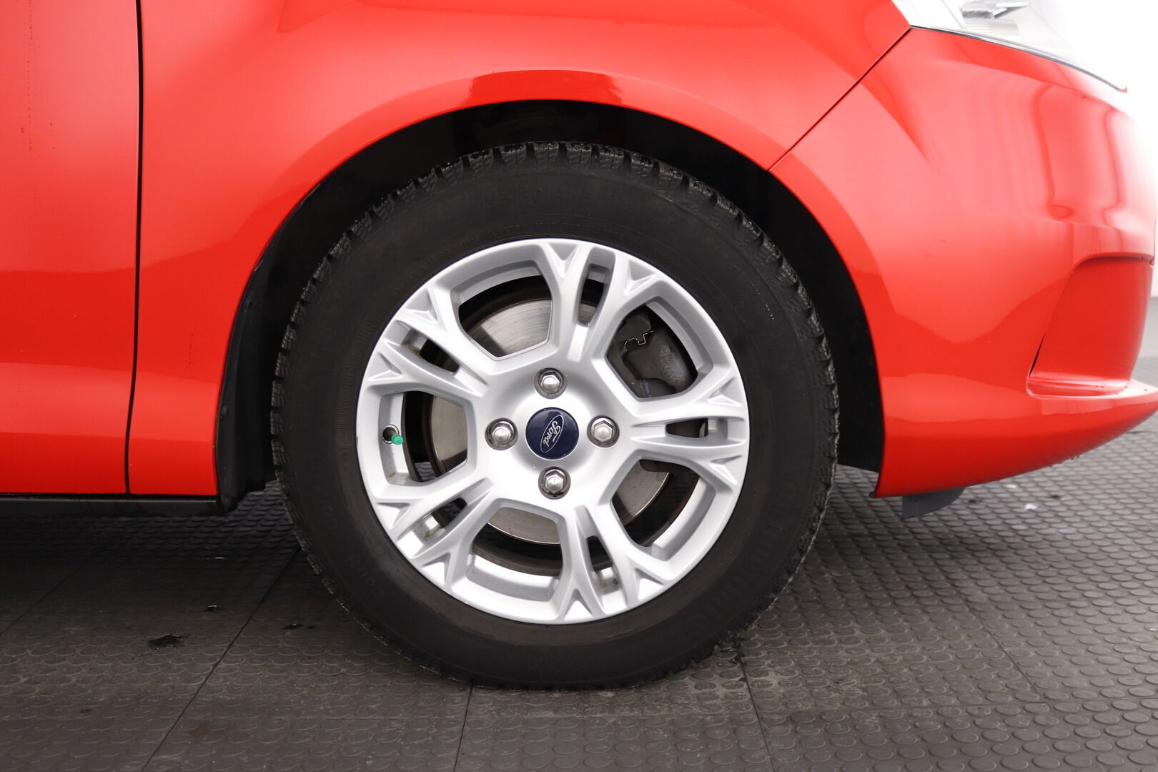 Ford B-Max iso kuva 10
