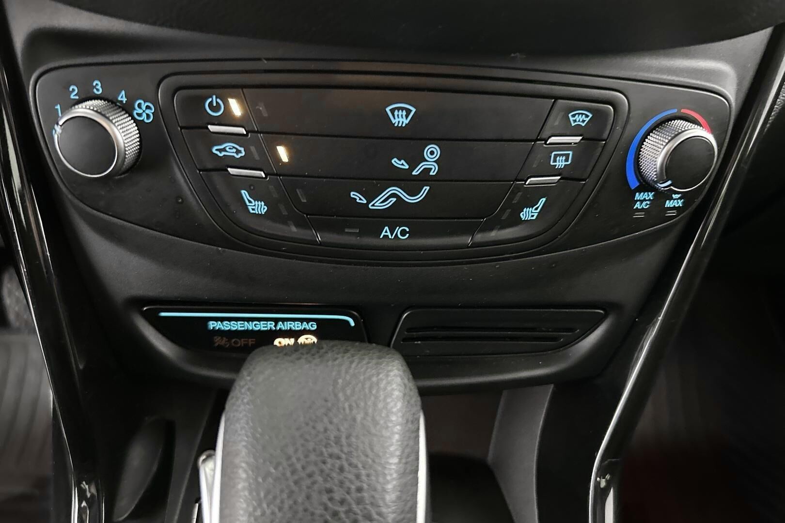 Ford B-Max iso kuva 15