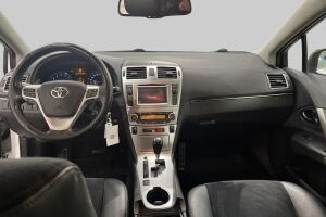 Toyota Avensis esikatselu 11