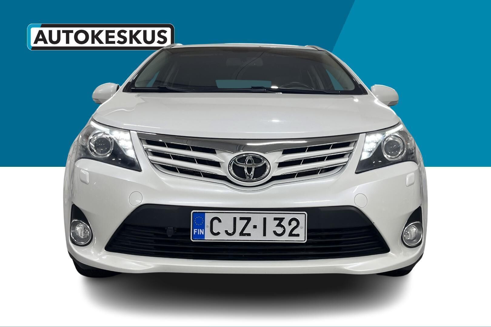 Toyota Avensis iso kuva 2