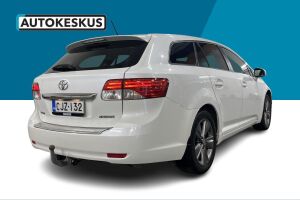 Toyota Avensis esikatselu 5