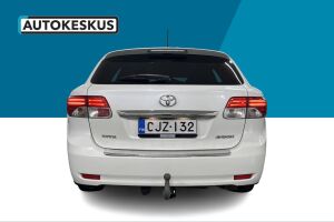 Toyota Avensis esikatselu 6