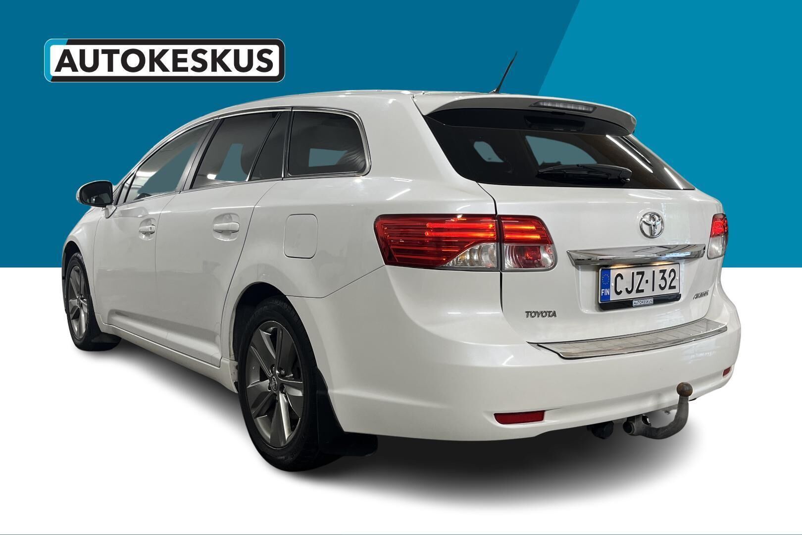 Toyota Avensis iso kuva 7