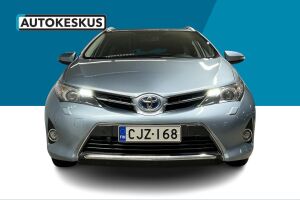 Toyota Auris esikatselu 1