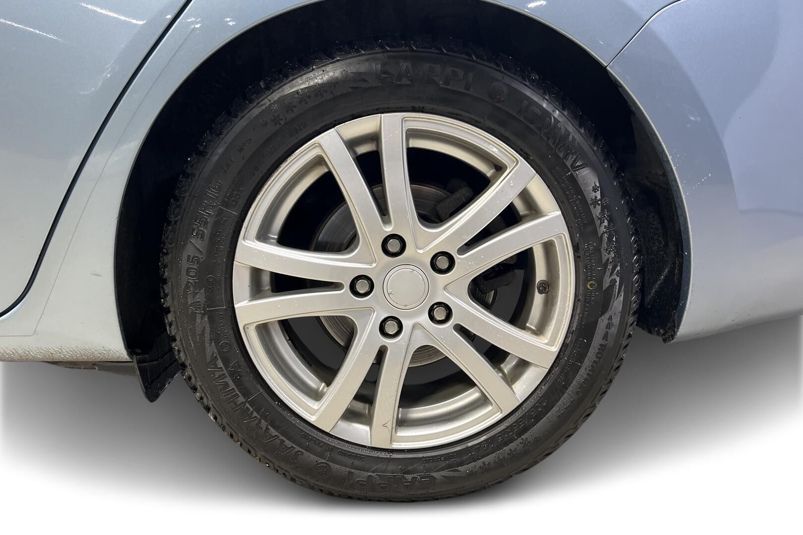 Toyota Auris iso kuva 12