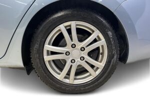 Toyota Auris esikatselu 12