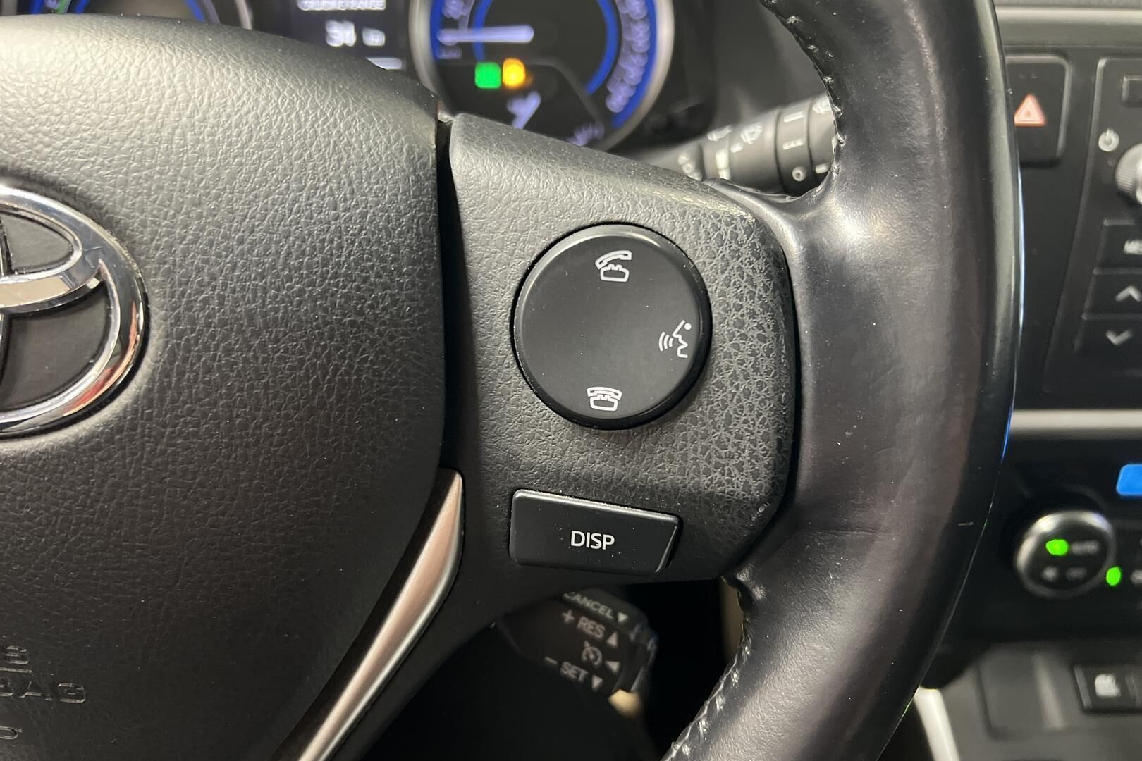 Toyota Auris iso kuva 17