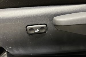 Toyota Auris esikatselu 18