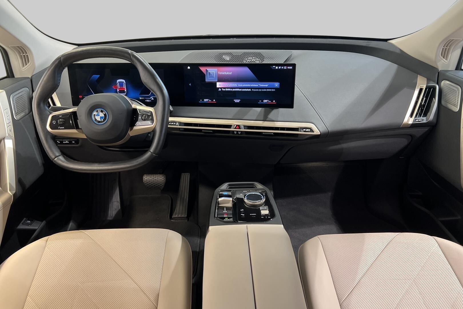 BMW IX iso kuva 19