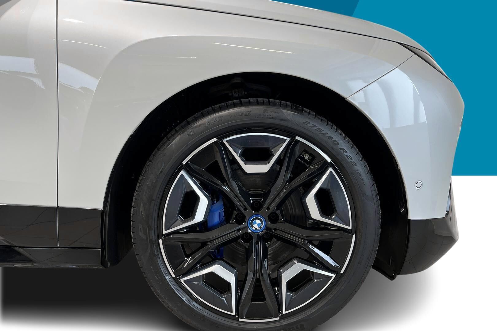 BMW IX iso kuva 21