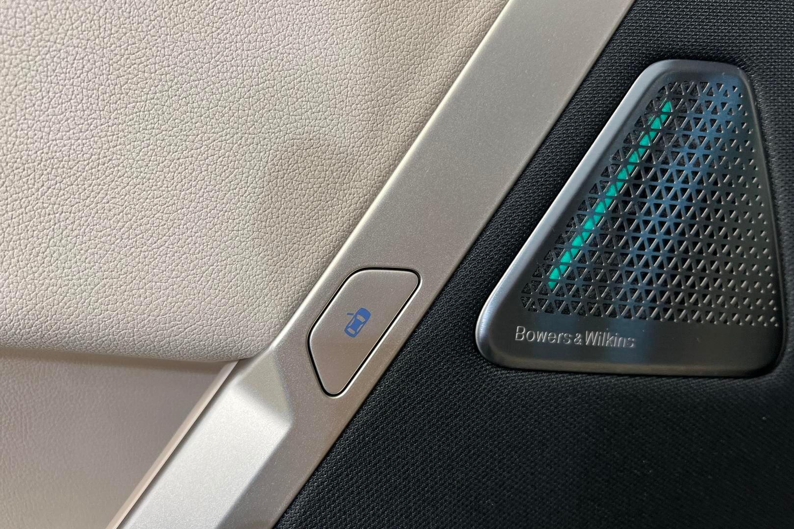 BMW IX iso kuva 34