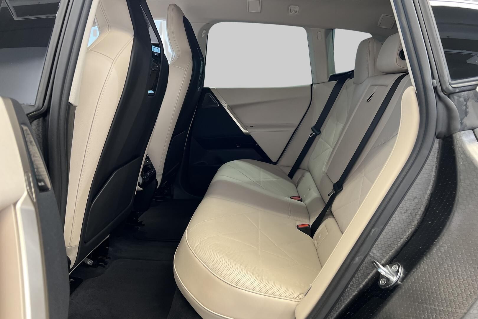 BMW IX iso kuva 3