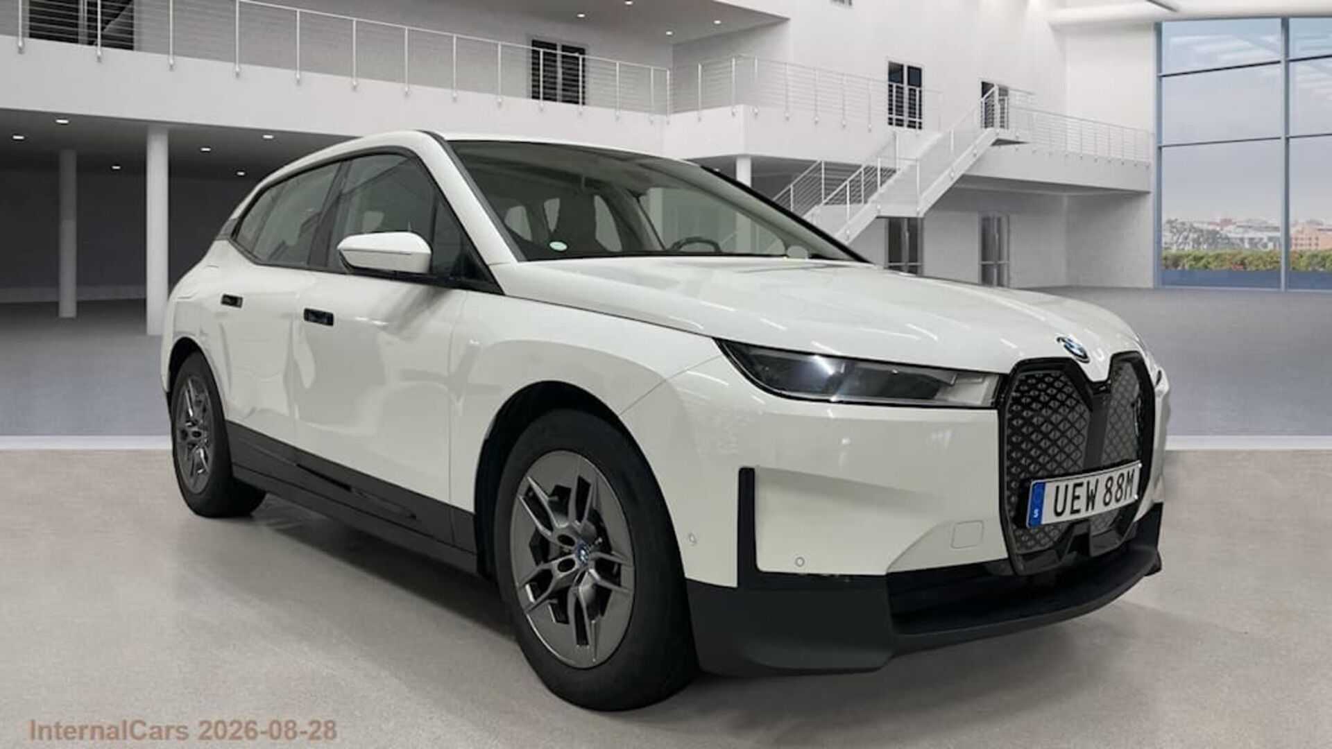 BMW IX iso kuva 1