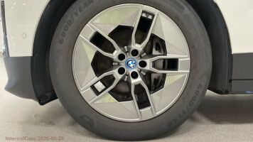 BMW IX esikatselu 12