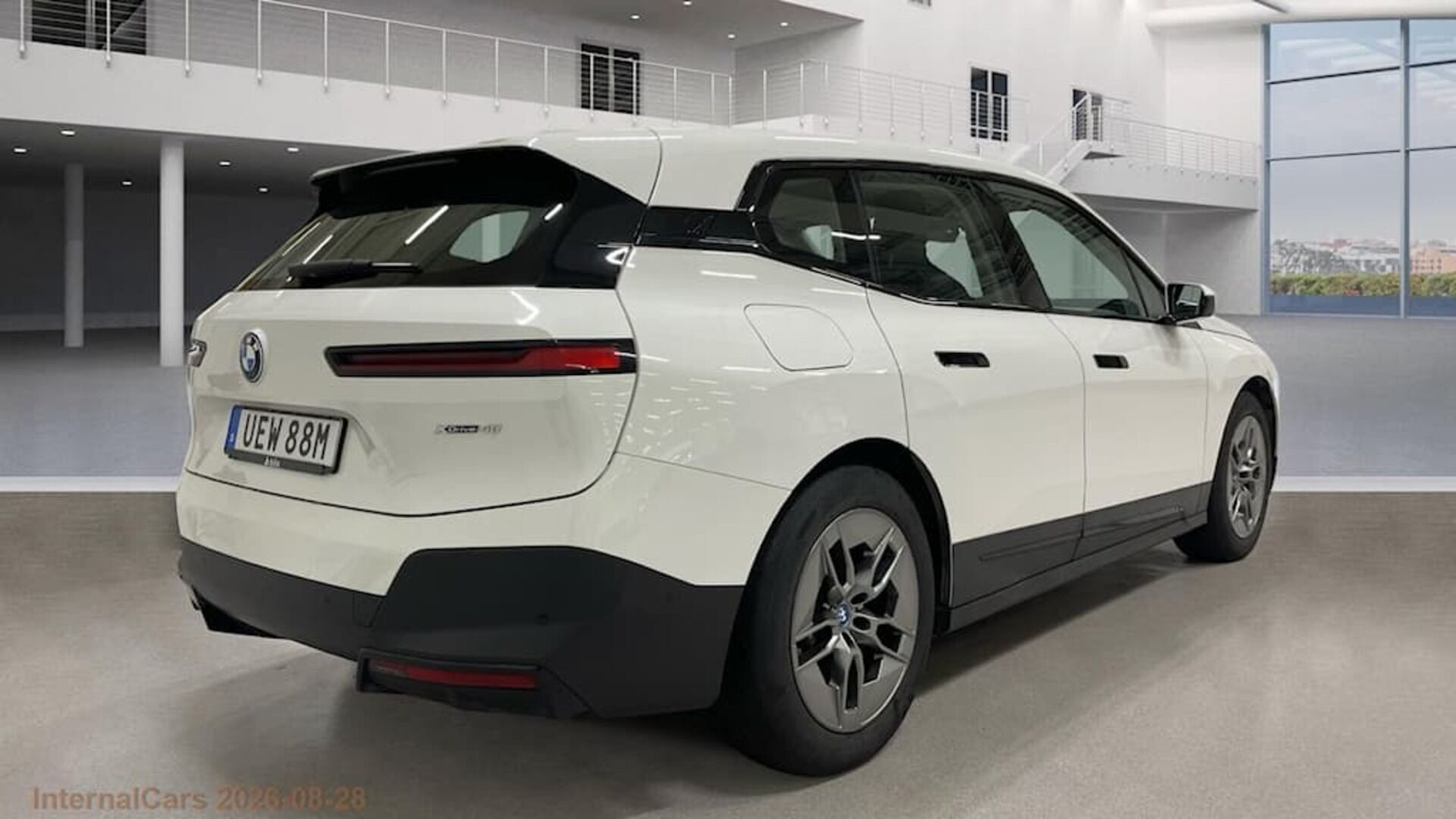 BMW IX iso kuva 2