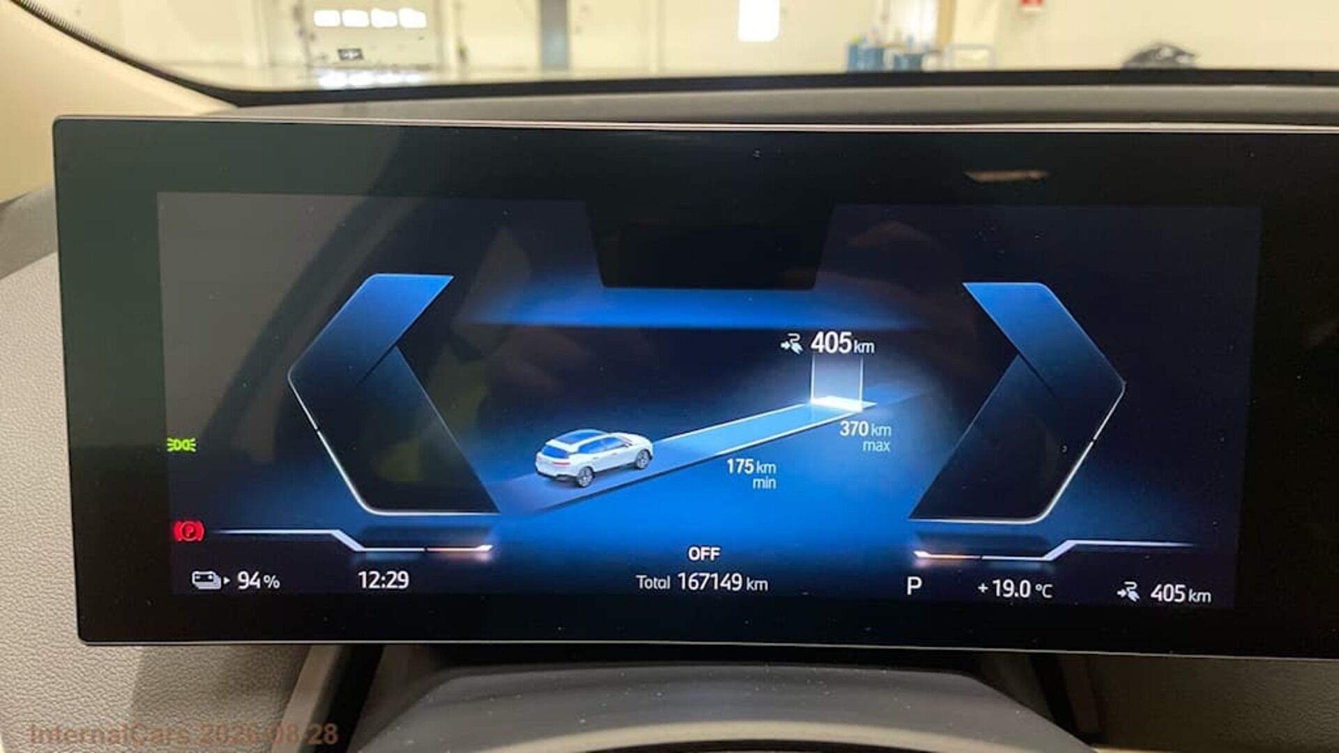 BMW IX iso kuva 4