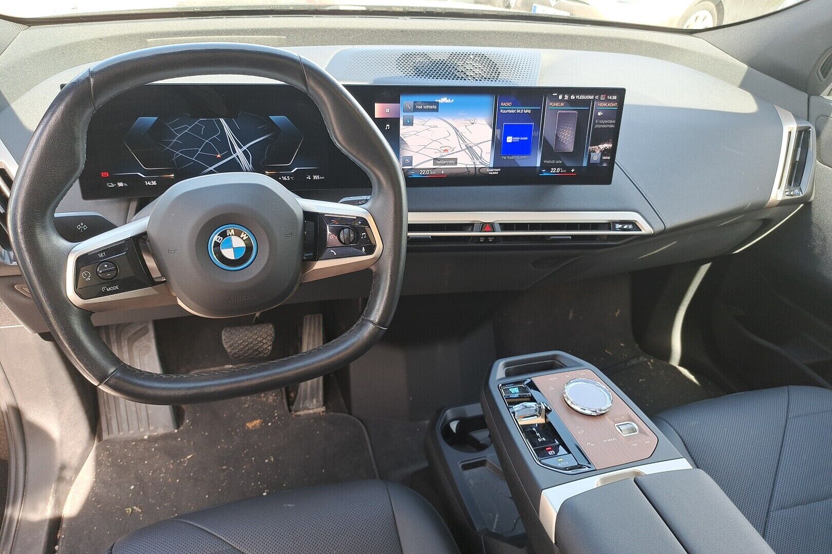 BMW IX iso kuva 1