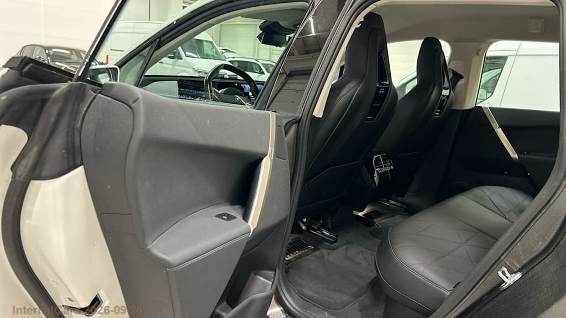 BMW IX iso kuva 8