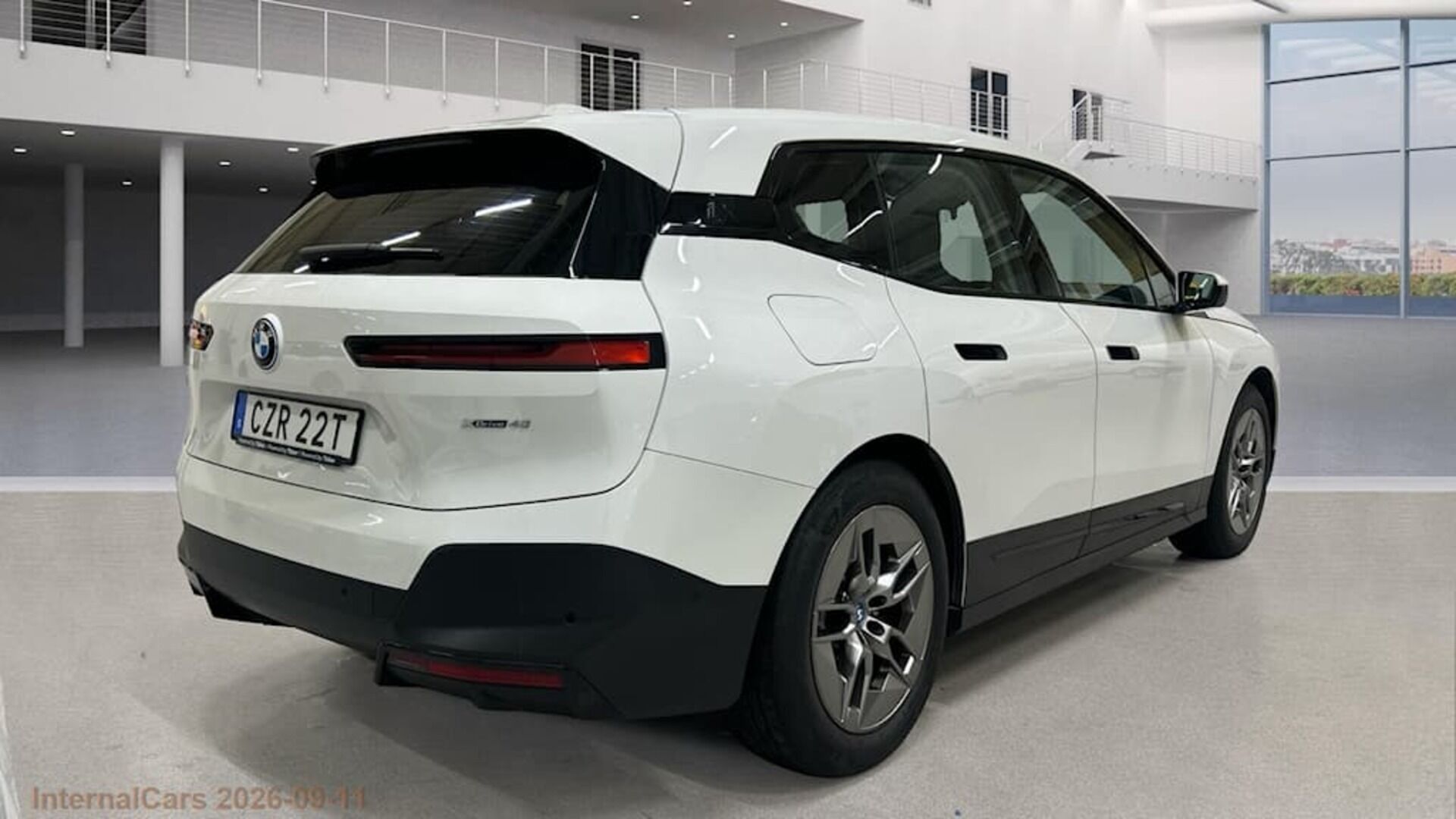 BMW IX iso kuva 3