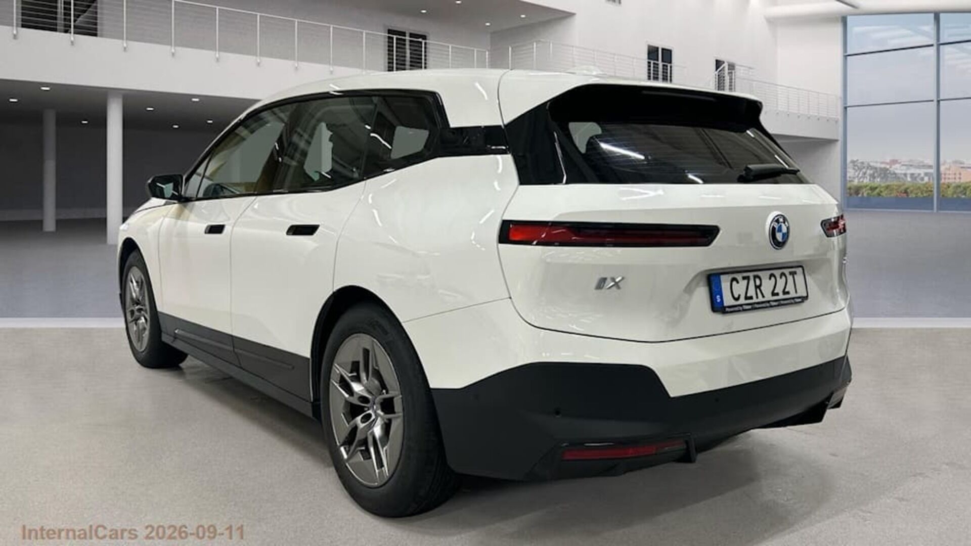BMW IX iso kuva 4