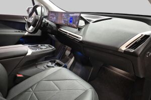 BMW IX esikatselu 5