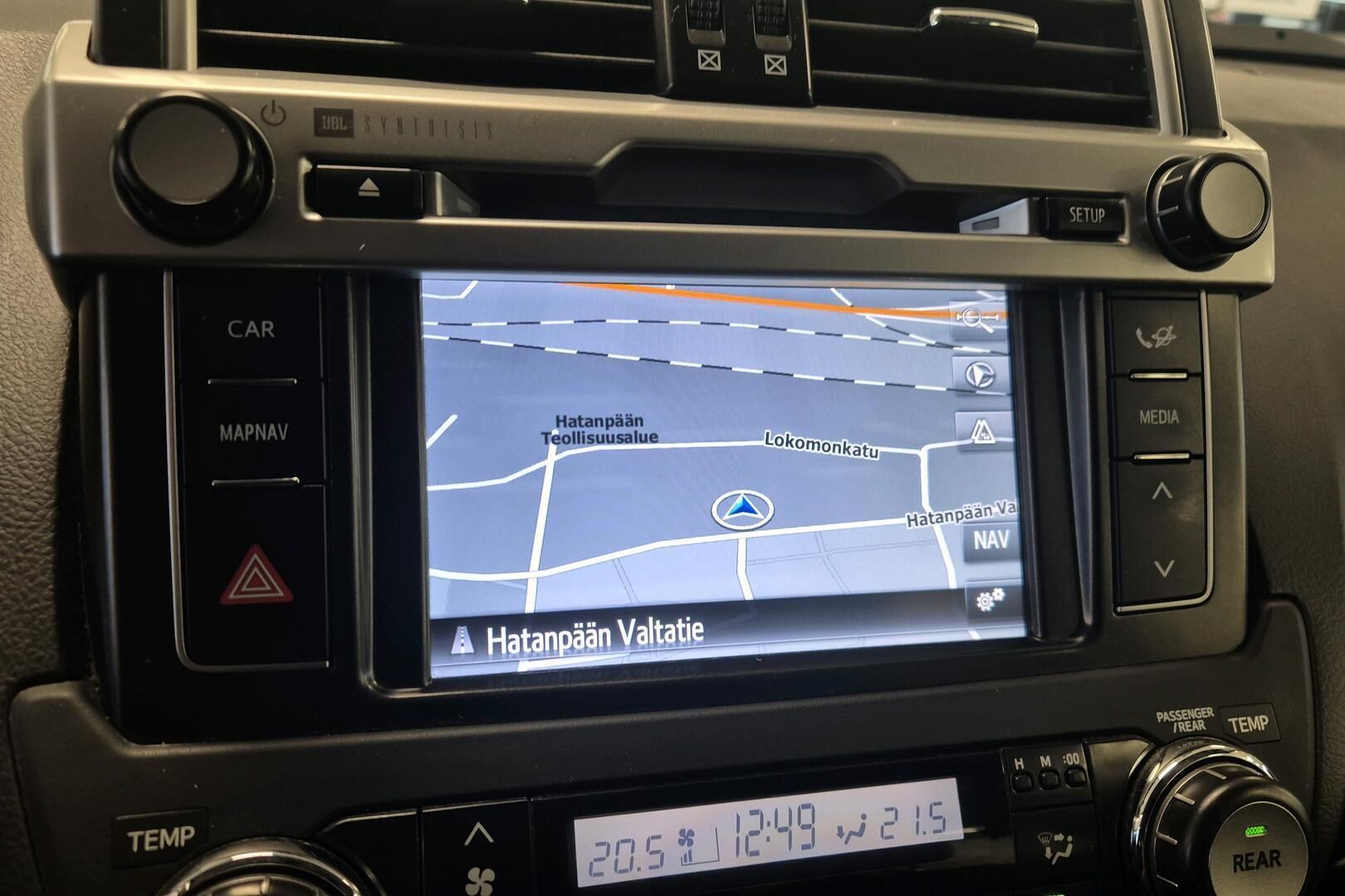 Toyota Land Cruiser iso kuva 13