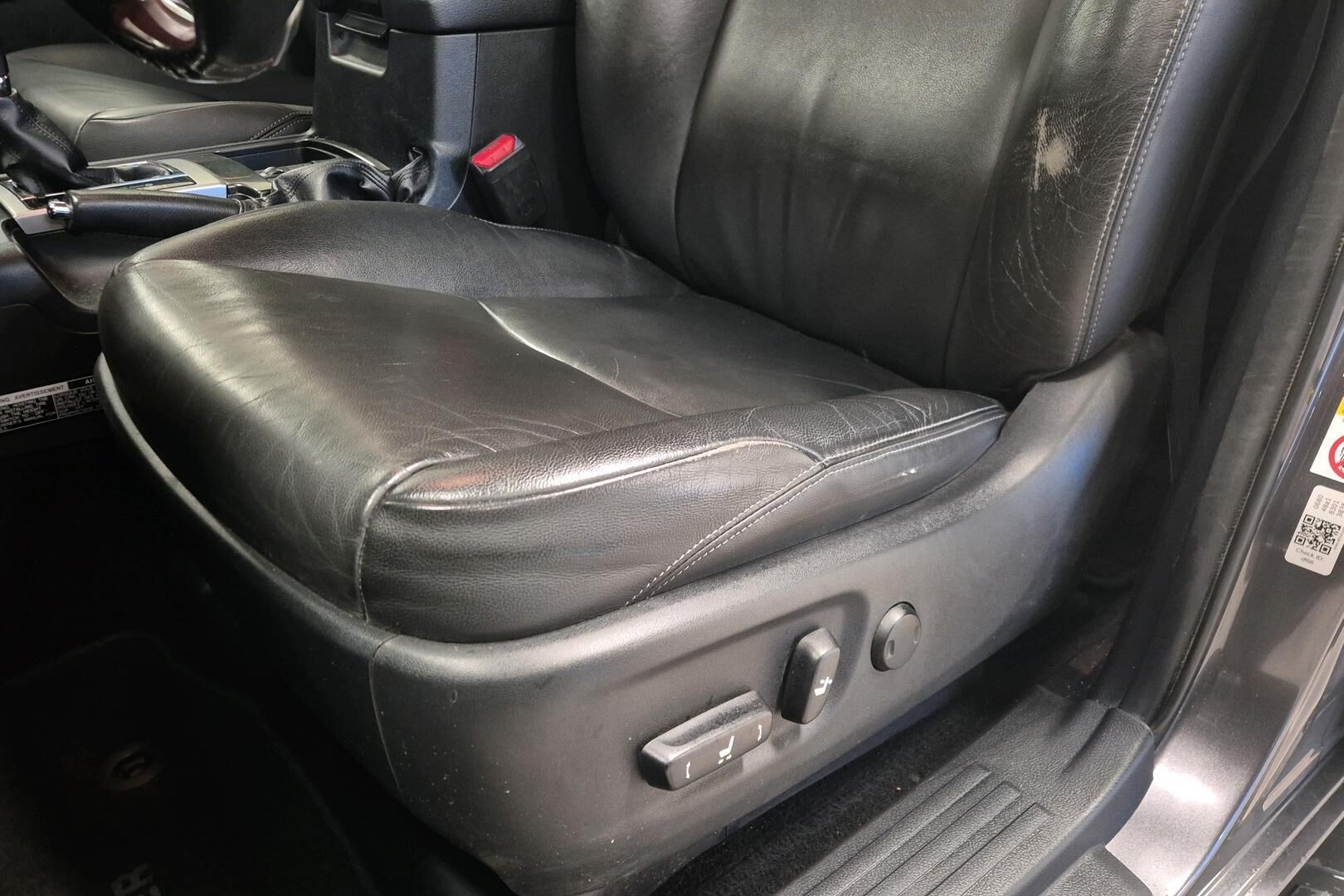 Toyota Land Cruiser iso kuva 18