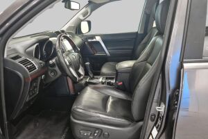 Toyota Land Cruiser esikatselu 7