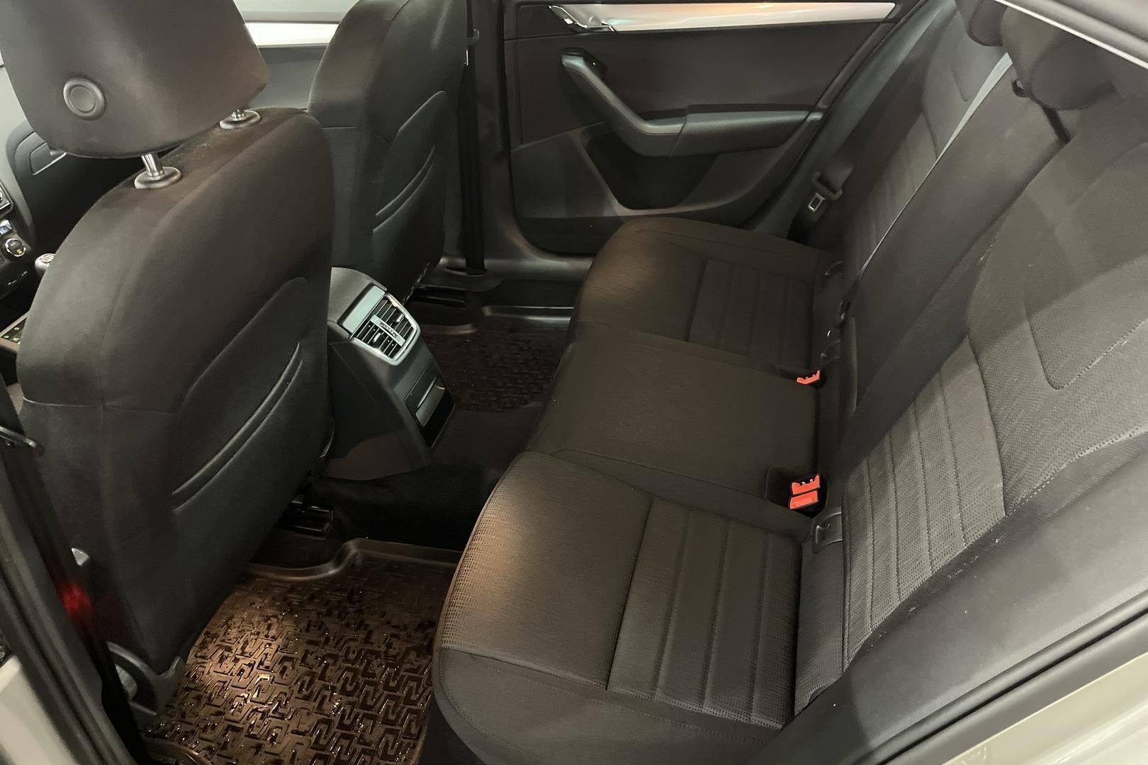 Skoda Octavia iso kuva 4