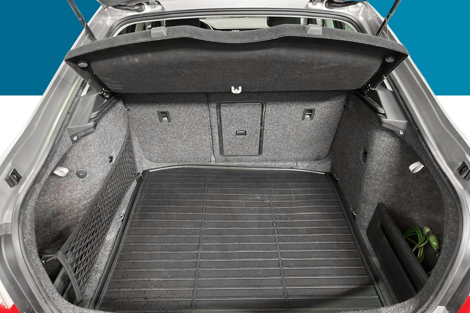 Skoda Octavia iso kuva 14