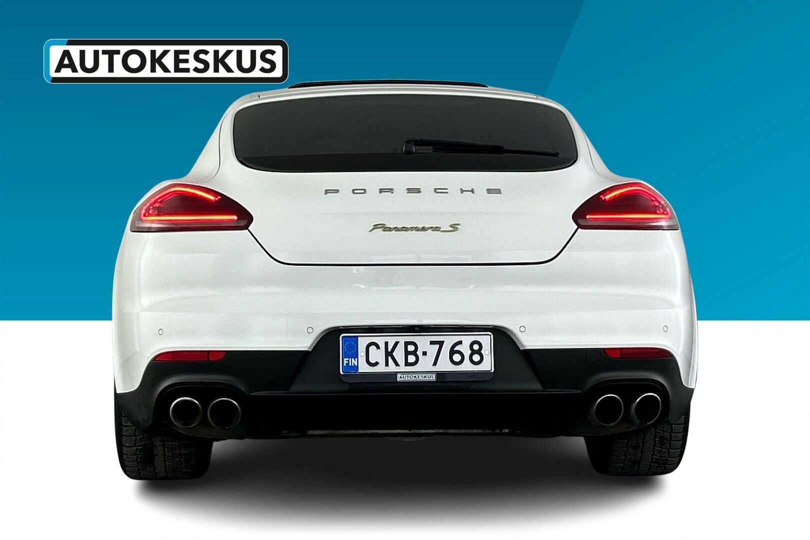 Porsche Panamera iso kuva 4