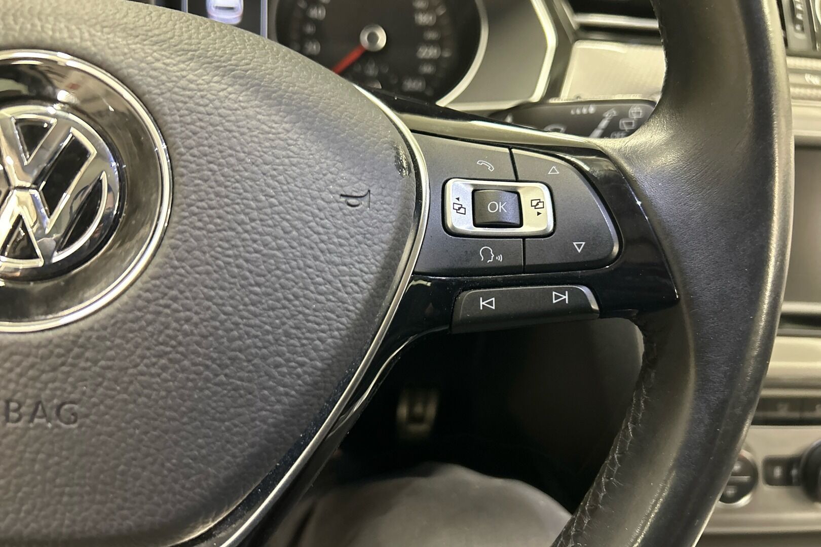 Volkswagen Passat iso kuva 18