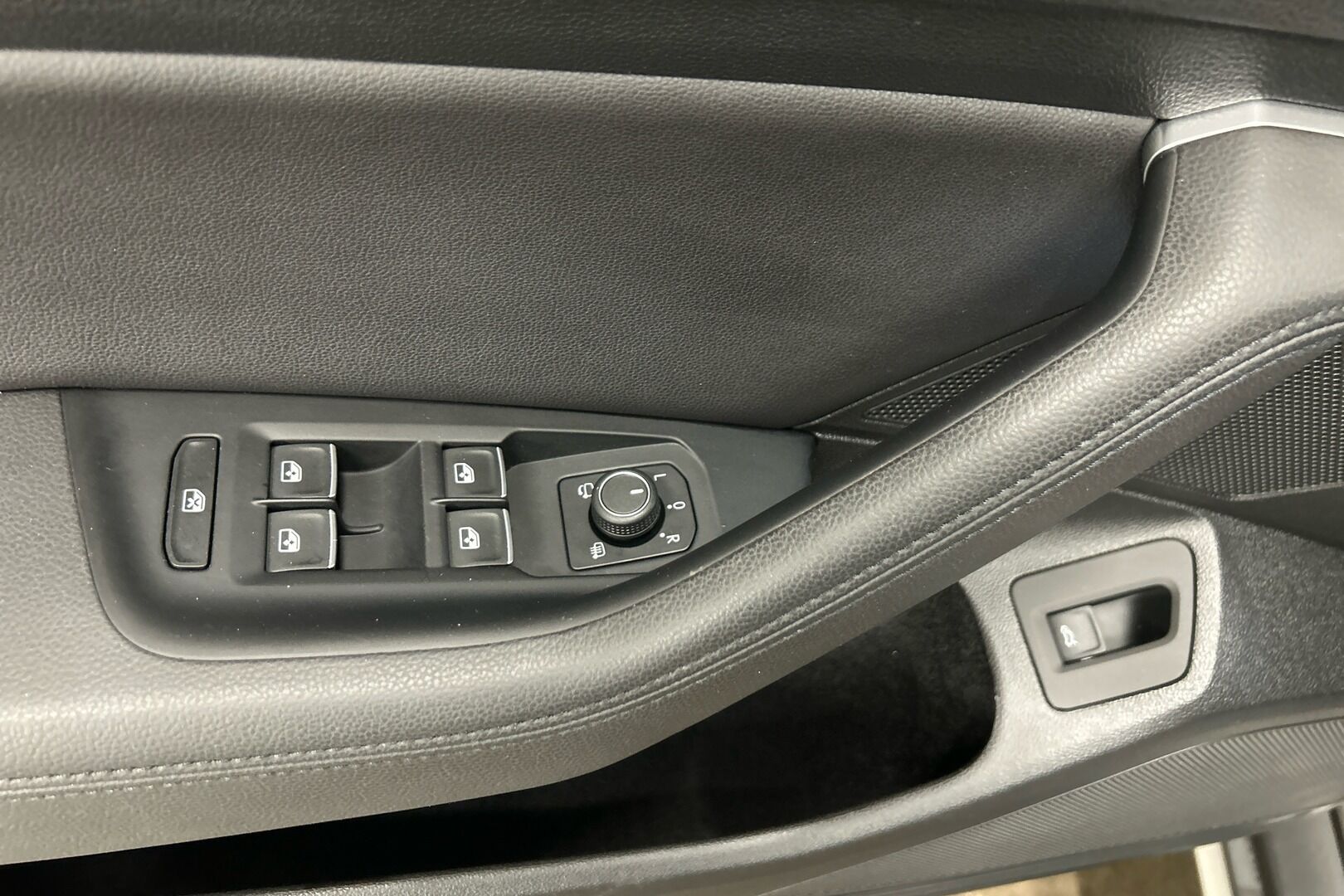 Volkswagen Passat iso kuva 20