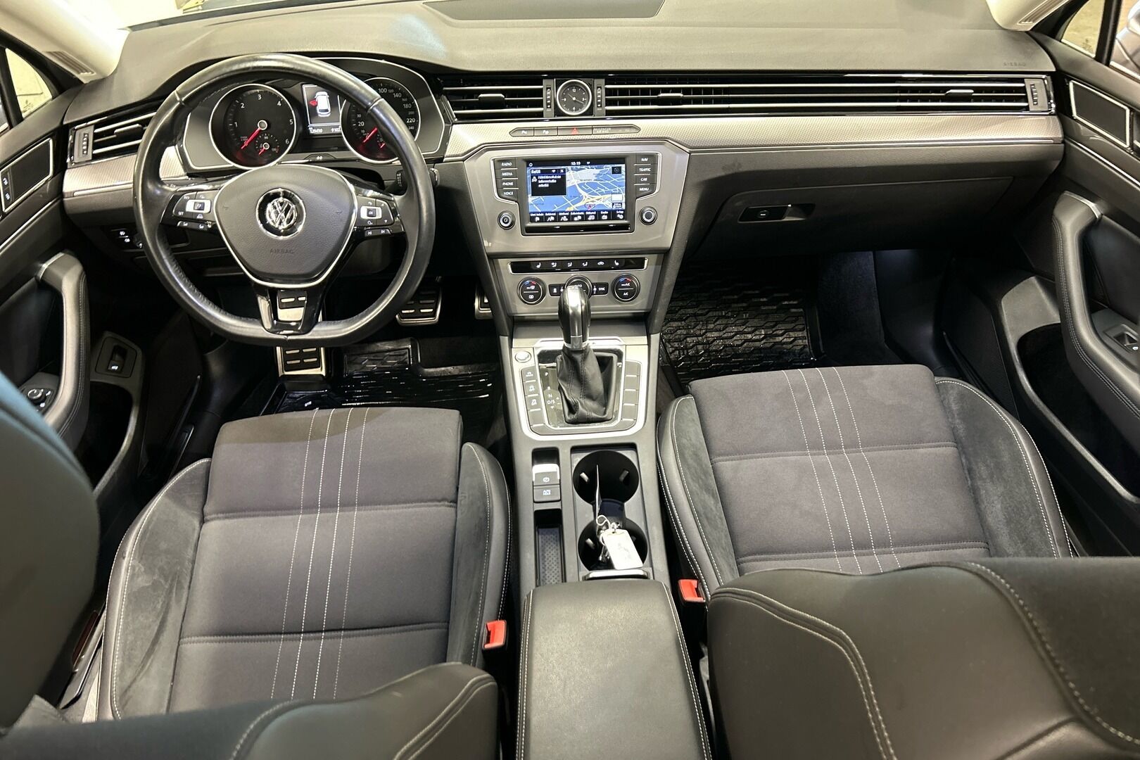 Volkswagen Passat iso kuva 7