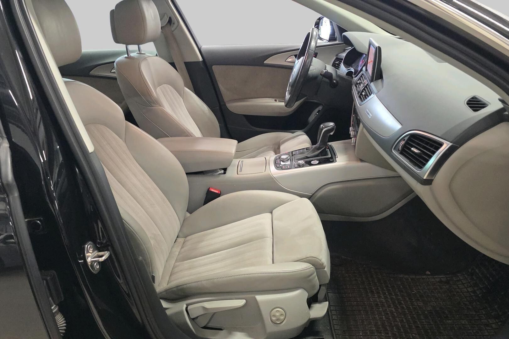 Audi A6 iso kuva 4