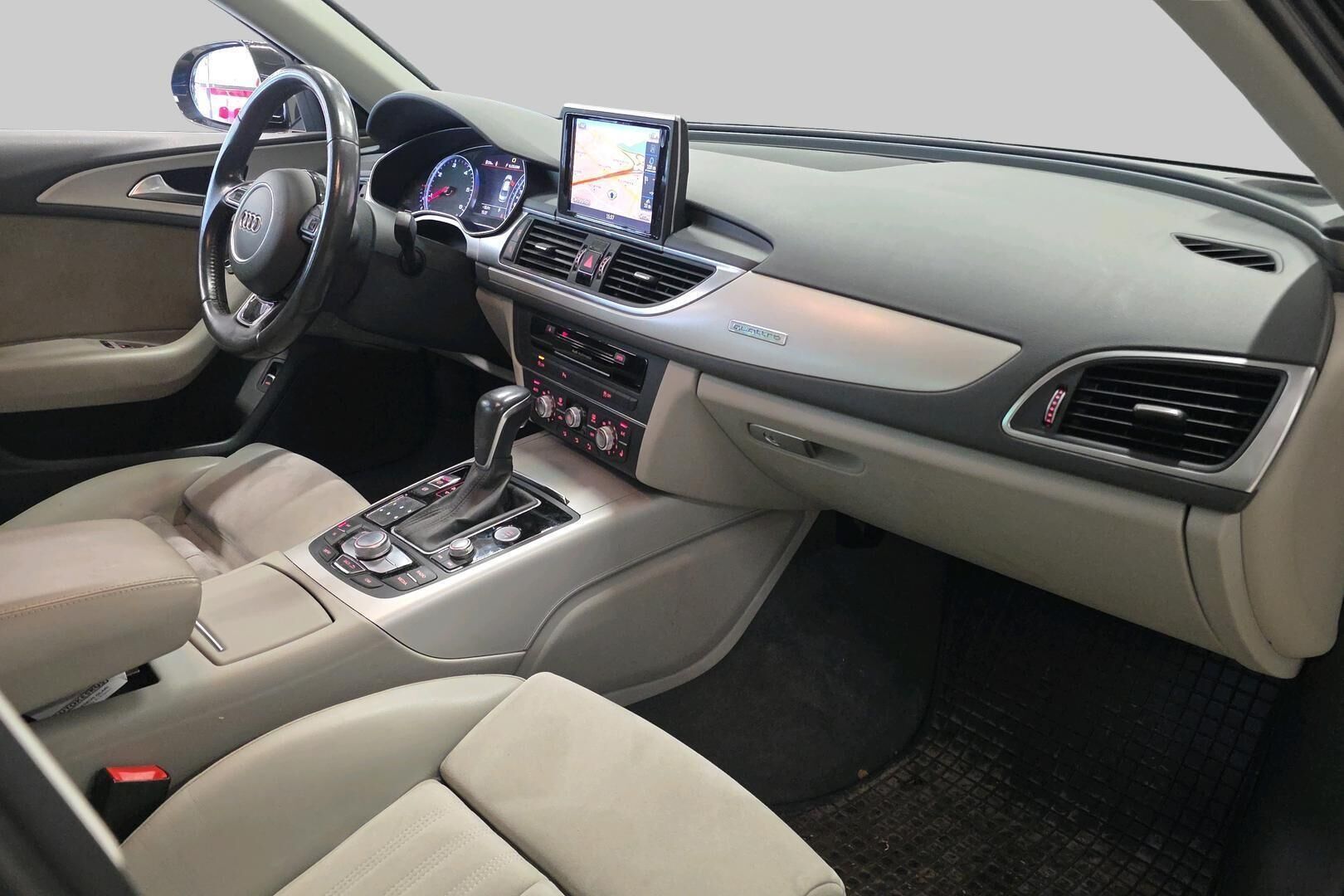 Audi A6 iso kuva 5