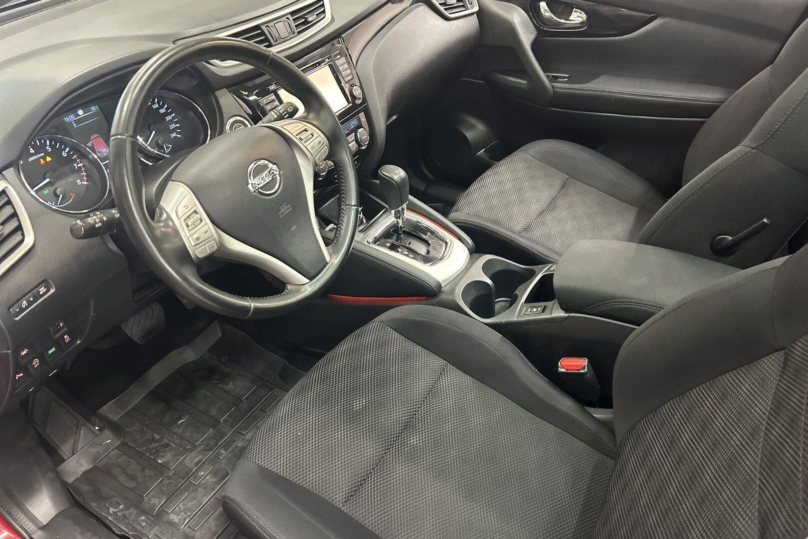 Nissan Qashqai iso kuva 4