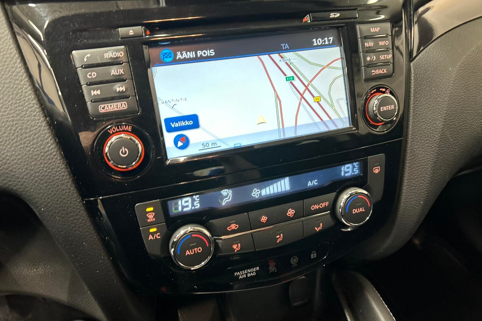 Nissan Qashqai iso kuva 14