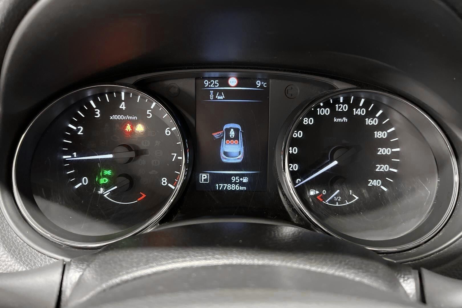 Nissan Qashqai iso kuva 16