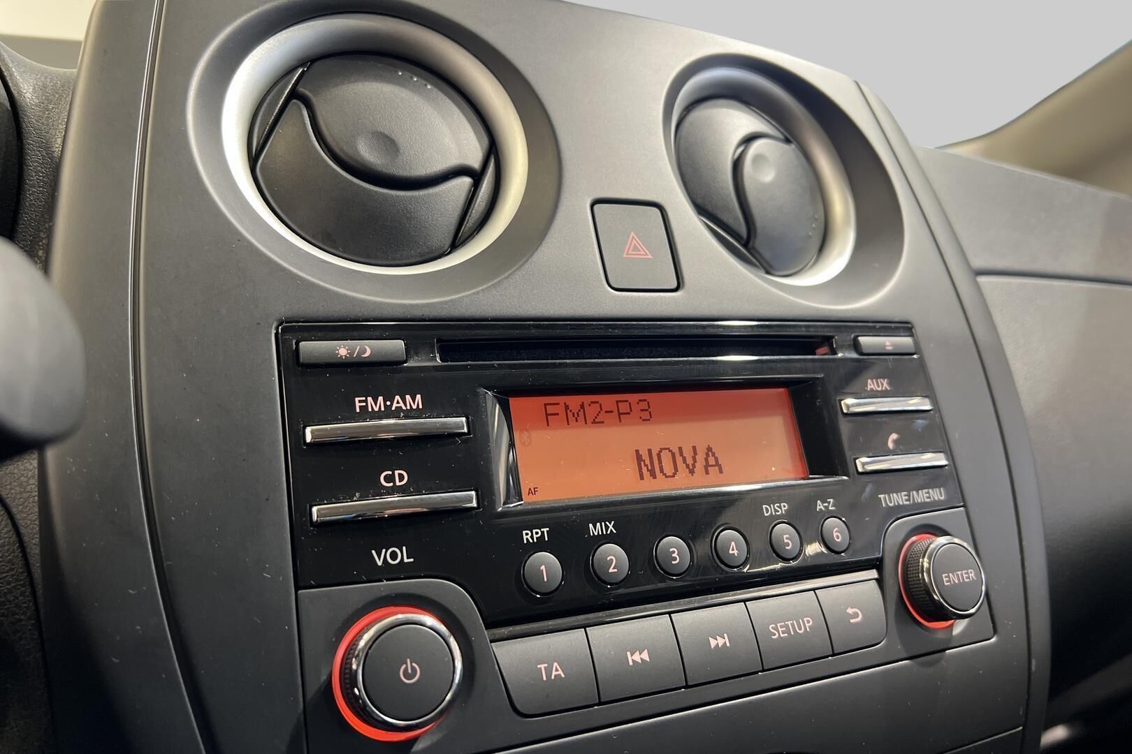 Nissan Note iso kuva 15